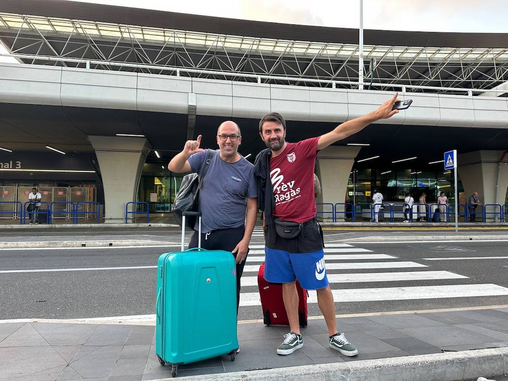Dopo 13 ore di volo gli inviati del Vlog33 sono arrivati in Italia 🇮🇹